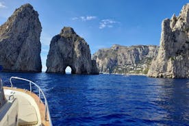 Liten grupptur från Salerno till Capri med båt
