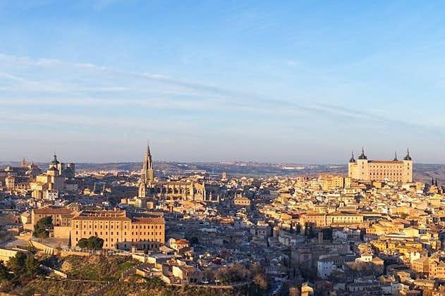 From Madrid: Official Private Tour to Toledo & Segovia