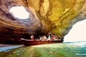 Snabbt äventyr till Benagil-grottorna på en motorbåt - med start i Lagos