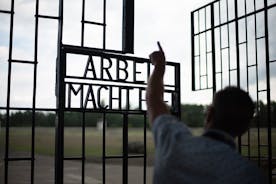 Sachsenhausen Concentration Camp Memorial: Bustur fra Berlin