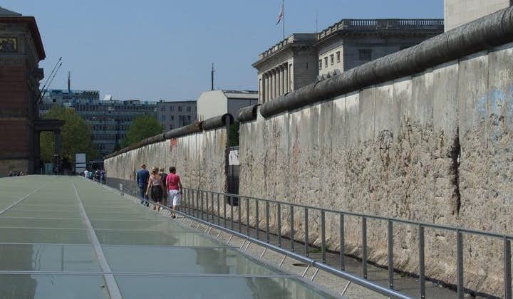 Private Tour: Behind the Berlin Wall & Berlin in the Cold War