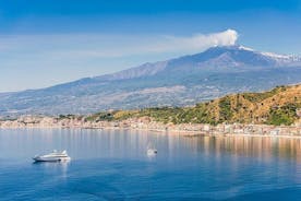 Del volcán al mar: tour privado de Etna y tour en barco de Taormina con degustación