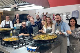 Valencian paella workshop and visit to the Algirós market