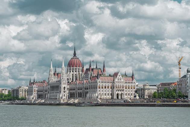 Punti salienti turistici di Budapest in un tour privato di mezza giornata con un locale