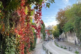 Montmartre Semi Private Walking Tour MAX 6 PEOPLE Guaranteed
