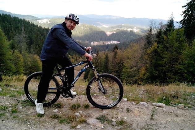 令人难以置信的骑自行车沿着风景如画的希普卡和Buzludja
