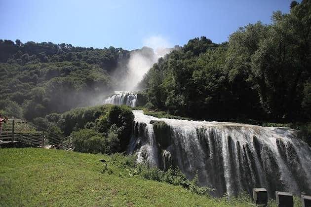 Waterlandschappen: bronnen van Clitunno, Spoleto en de Marmore-waterval