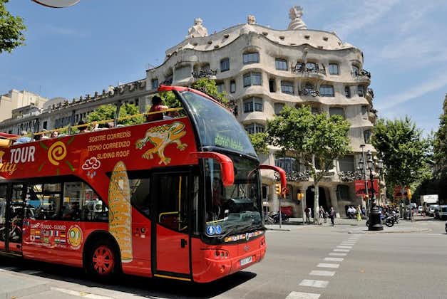 Barcelona City Tour Hop On Hop Off + FC Barcelona Immersive Tour