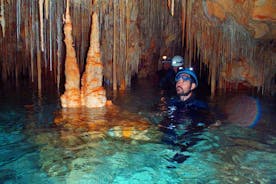 Aventura en la cueva del agua de Cala Romantica