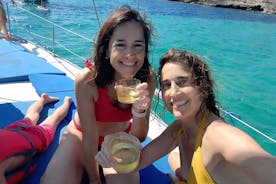 Palma: sailing boat, small group, pizza, drinks.