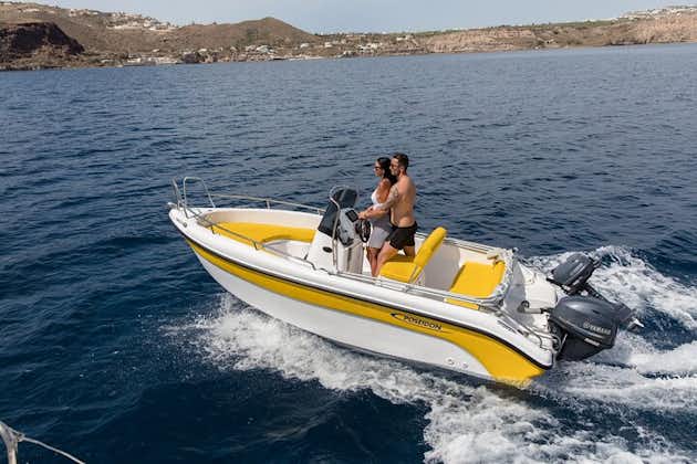 Alquile un barco sin licencia en Santorini