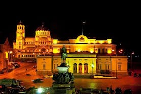Tour panorámico de Sofía por la noche con cena y espectáculo folclórico