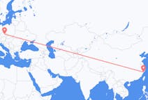 中国の温州から、チェコのパルドゥビツェまでのフライト