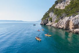 Tour di mezza giornata in kayak per piccoli gruppi a Makarska