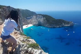 Zakynthos: Excursão em grupo pequeno de um dia à praia de Navagio Blue Caves e vista superior