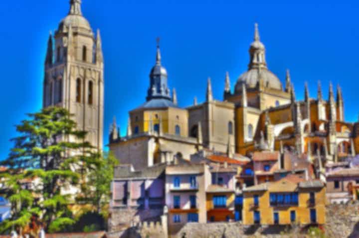 Recorridos turísticos por la ciudad en Segovia, España