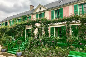 Monet'n puutarhat ja talo taidehistorioitsijan kanssa: Yksityinen Giverny-kierros Pariisista