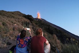 Auringonlaskun vaellus Strombolilla - Ashàran vulkanologiset oppaat