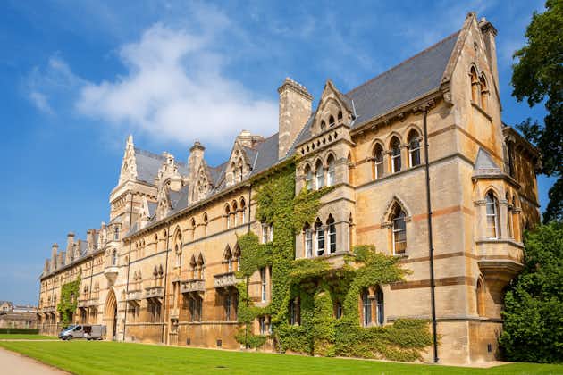 Photo of  the Christ Church College in the University of Oxford.