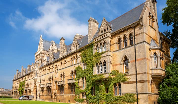 Photo of  the Christ Church College in the University of Oxford.