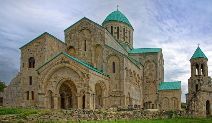 Photo of Bagrati Cathedral in Kutaisi in Georgia by Makalu