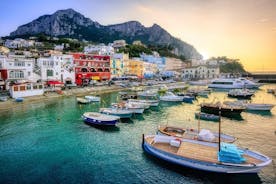 Tour privato in barca di un'intera giornata a Capri da Positano