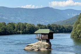 Fra Beograd: Drina River House, Mokra Gora og Sargan 8 Railroad Tour