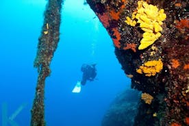 Bautizo de Buceo en la Caldera del Volcán en Santorini