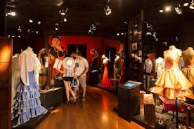 Hoppa över linjen: Museo del Baile Flamenco Admission Ticket