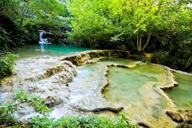 Lovech、Devetaki洞窟＆Krushuna滝へのツアー