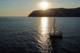 Coucher de soleil en navigation le long des falaises de Maro - Privé