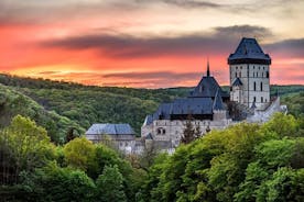 Karlstejn Royal Castle 및 전통적인 체코 점심 식사와 함께 유리 공장 견학