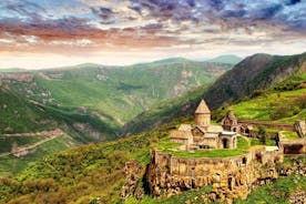 Dagstur: Tatev-klostrets hisnande skönhet