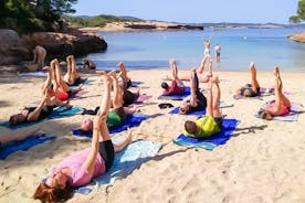 Yoga en la playa San Antonio Ibiza
