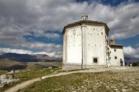 Abruzzo medieval de R. Calascio com almoço típico de Abruzzo