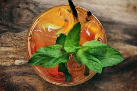 Larnaca Shake n' Make: Kurs zum Zubereiten von Cocktails mit zypriotischen Aromen 3 Stunden