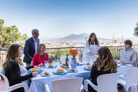 Cesarine: aula de culinária caseira e refeição com um local em Nápoles