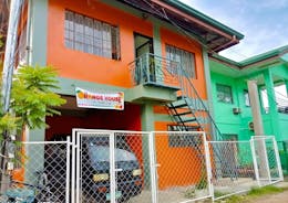 Estrelle Orange House - Backpackers Hub