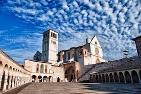 Assisi stad med gourmetlunch och vinstrandutflykt från Civitavecchias hamn