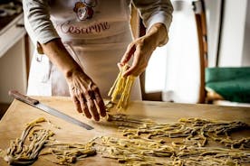Yksityinen pasta- ja tiramisutunti Cesarinan kotona maistelemalla Pescarassa