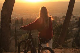 Granada: vistas do pôr do sol em Alhambra e Sierra Nevada de bicicleta elétrica