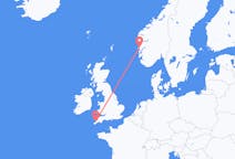 出发地 挪威卑爾根前往英格兰的紐奎的航班
