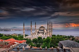 Istambul destaca pequeno grupo ou visita guiada privada com bebida
