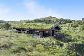 Cozy house with stunning sea views