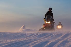 Aventura de día completo con motos de nieve en Saariselkä