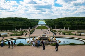 ヴェルサイユ宮殿とマリー アントワネットのプチ トリアノン プライベート ツアー