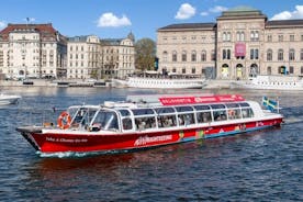 Estocolmo em ônibus vermelhos e barcos com várias paradas