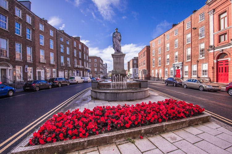 Photo of O'Connell Monument to Daniel O'Connell at The Crescent, Limerick, Ireland.