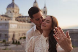 Private Photo Session Tour for Couples in Madrid