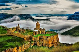 Excursão privada à vinícola Areni, Tatev (ropeway), Khndzoresk (cidade das cavernas)